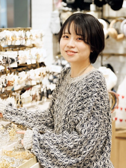 趣味の情熱を挑戦に変え、旗艦店の未来を担う次代のリーダーへ。